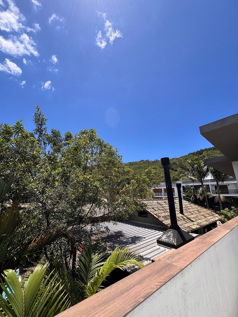 Casa com vista e a 600m da rua Central de Garopaba